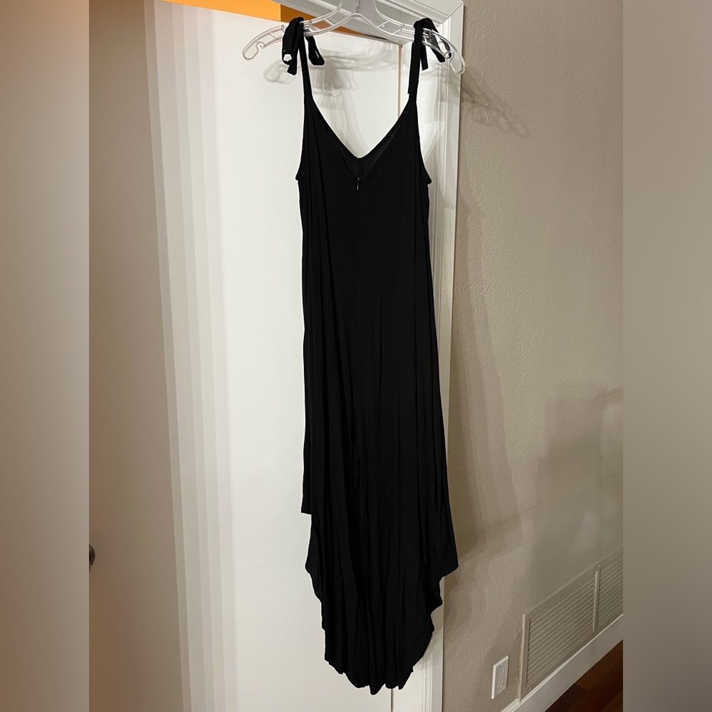 Vince Camuto black jumpsuit, cropped wide leg size medium. Excellent condition